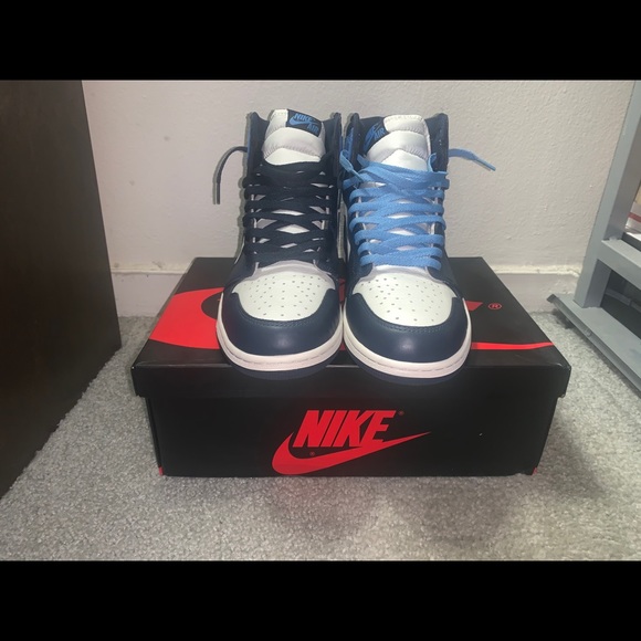 Air jordan 1 UNC - Picture 2 of 5